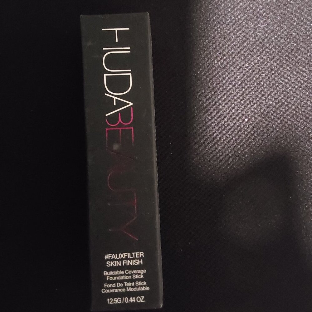 NIB - Huda Beauty #FauxFilter Skin Finish